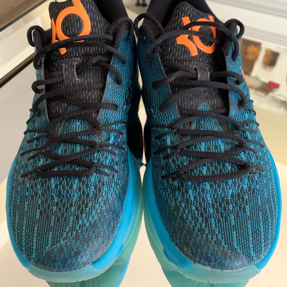 KD 8 'ROAD GAME'
BLUE LAGOON & BRIGHT CITRUS Size 9